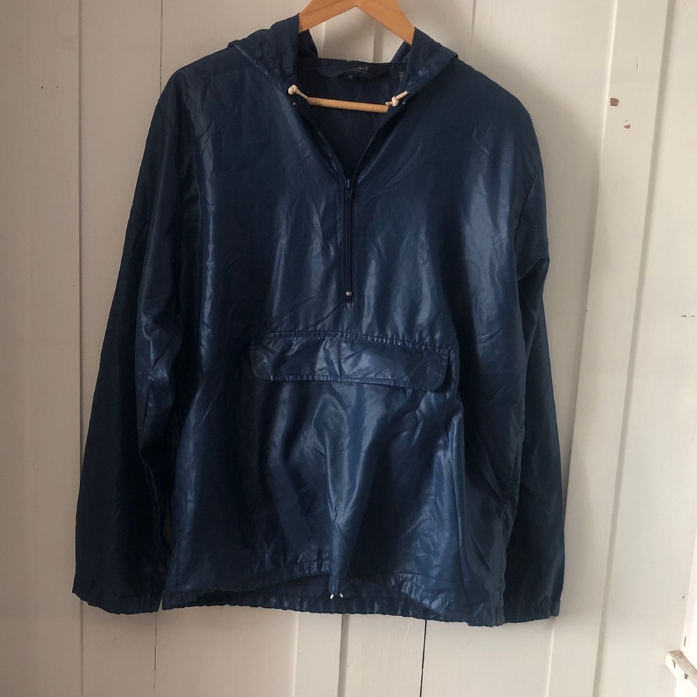 Van Heusen outerwear Navy Blue Windbreaker Jacket size med great shape 80’s90’s